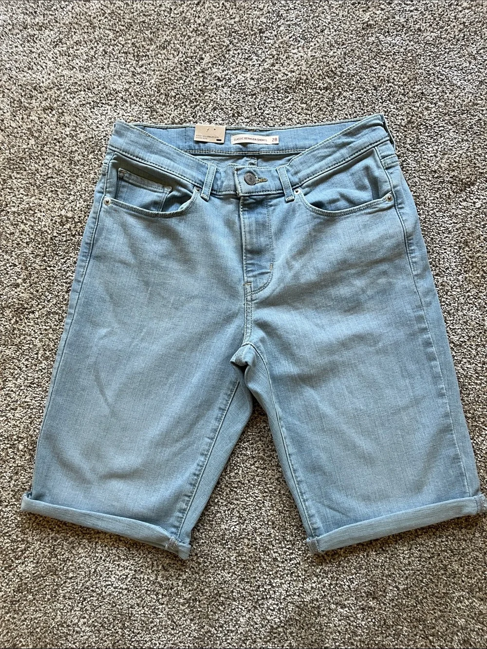 Levi's Light Blue Denim Rolled-Hem Bermuda Shorts  size 28